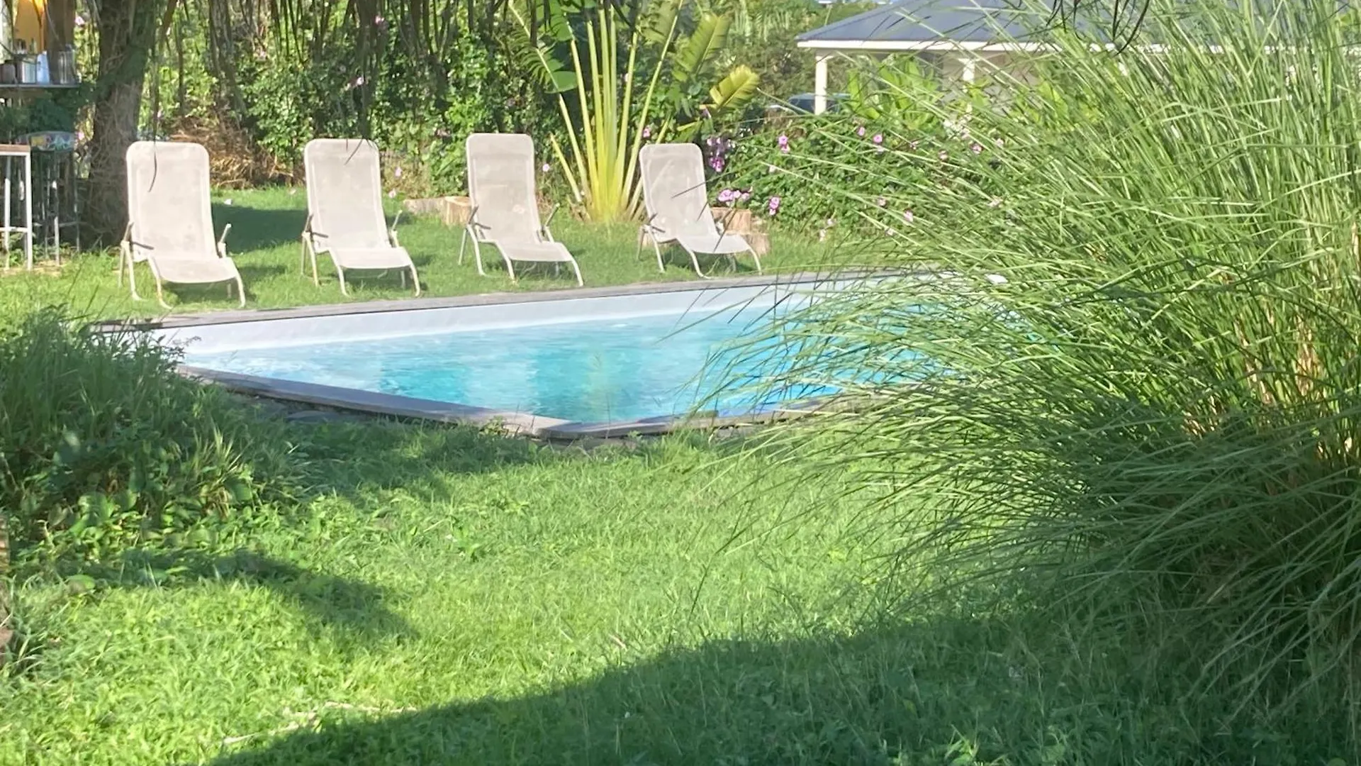 Home Container Resort Feu Sainte-Rose Homestay