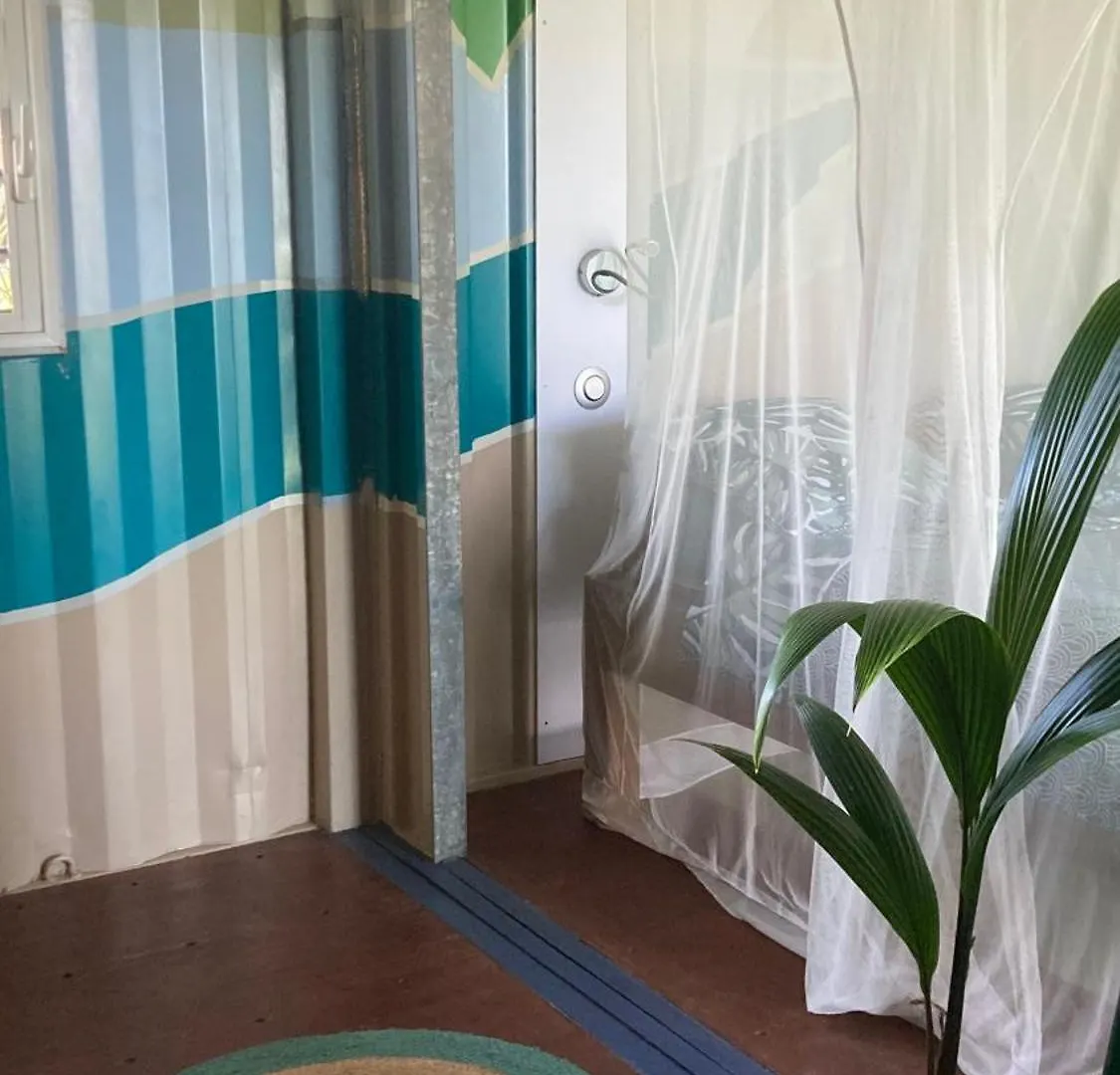 Home Container Resort Feu Sainte-Rose